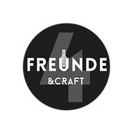 4 Freunde am Hafen
